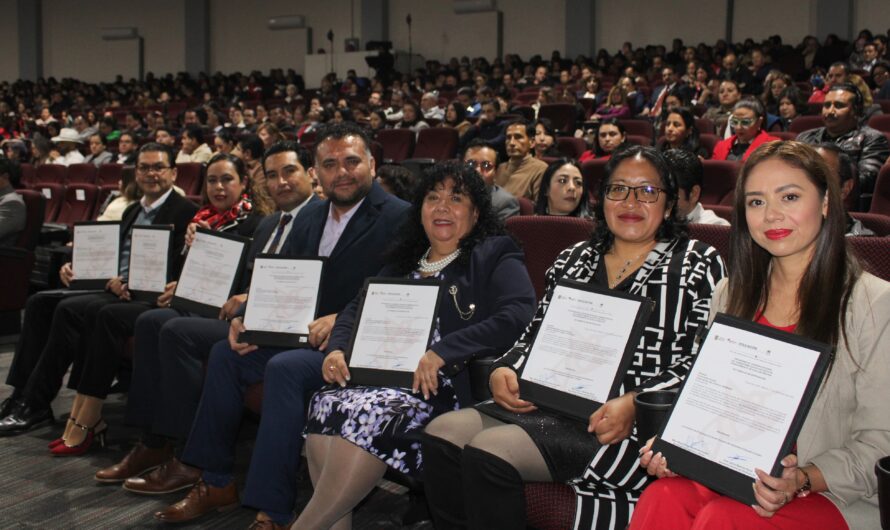 Reconocen a 233 maestros con Carrera Docente en Edomex