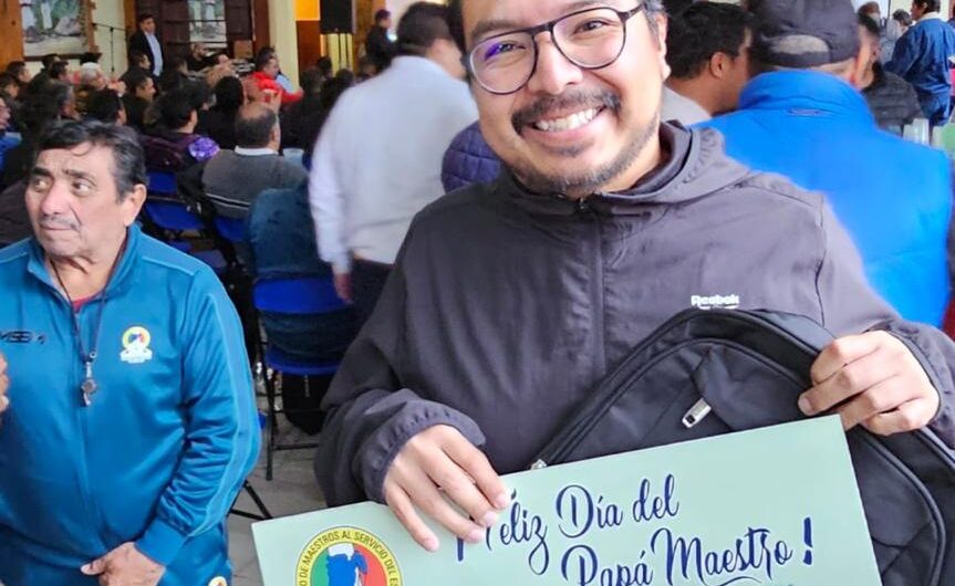 Reconocen a papás del magisterio estatal