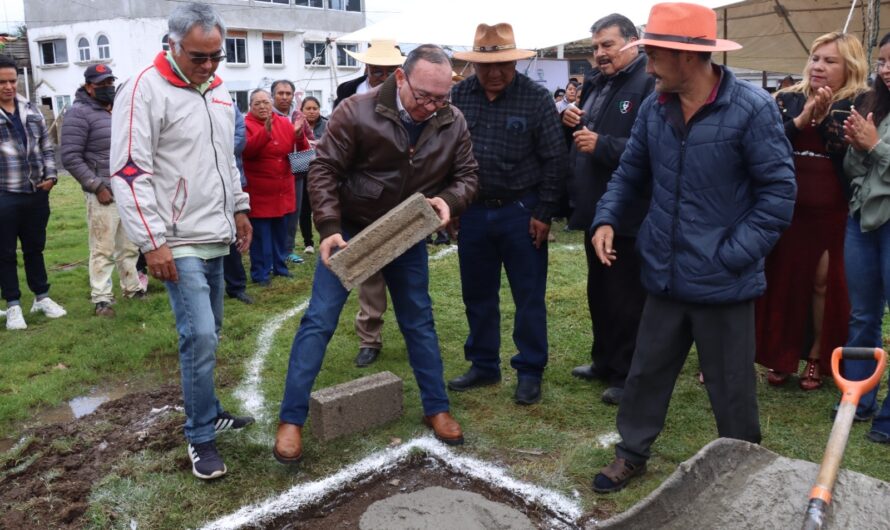 Inicia Zinacantepec obra de plaza cívica en Santa María del Monte