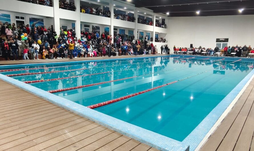 Zinacantepec entrega su renovado Centro Acuático