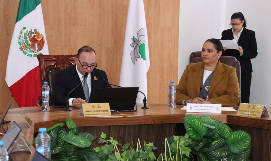 Vilchis llama a la unidad política en su Primer Informe