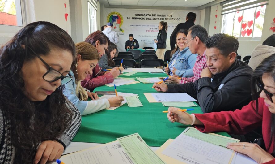 Entrega 640 créditos a docentes del Estado de México