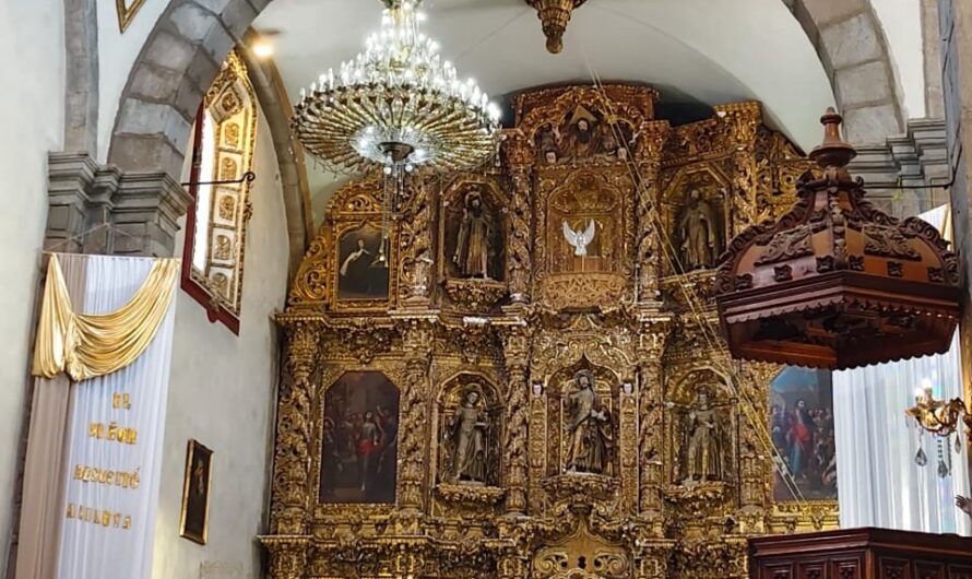 Retablo de oro resiste 300 años en Otzolotepec