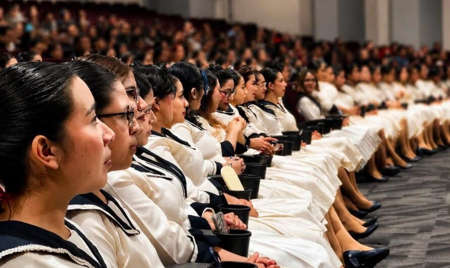 Egresan nuevas generaciones de maestros mexiquenses